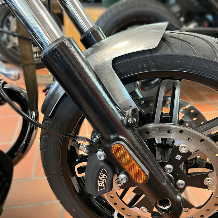 Kurzer Front Fender mit Halterung für BMW R18 Modelle